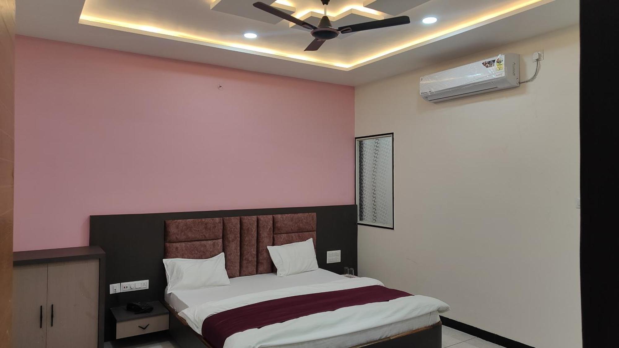 Yashomati Hotel Maheshwar Exterior photo