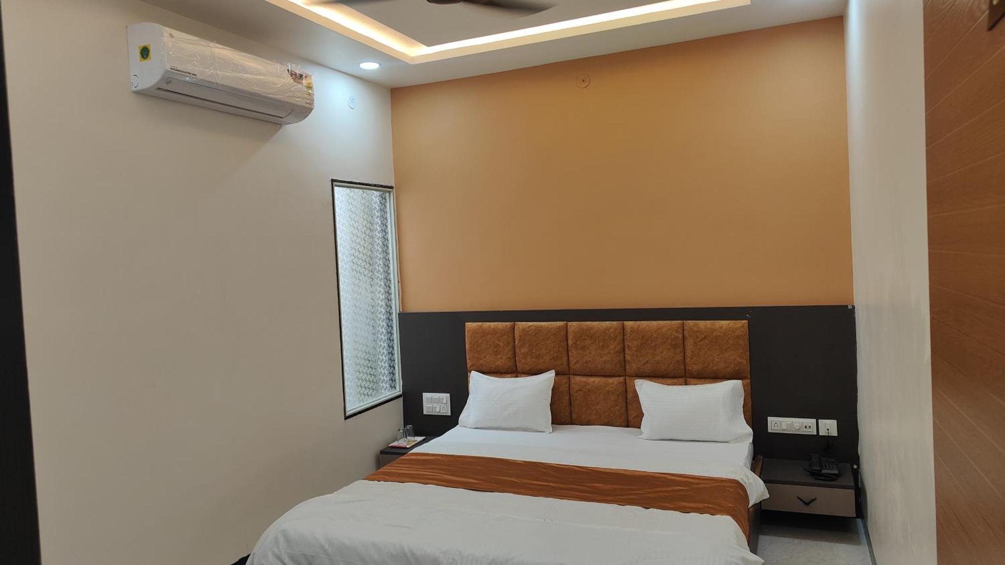 Yashomati Hotel Maheshwar Exterior photo